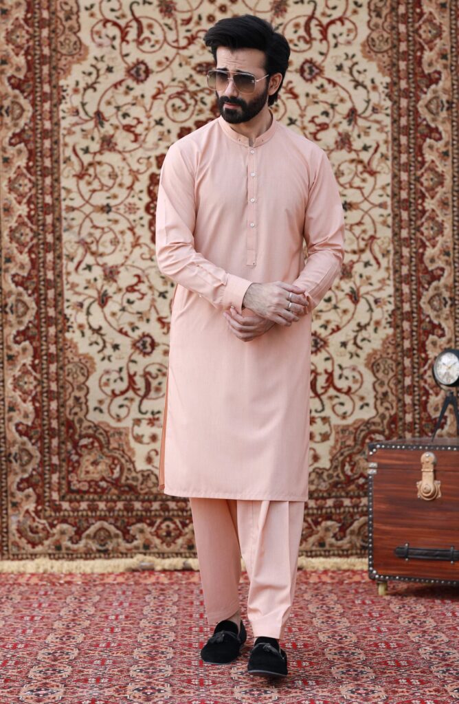 Men shalwar kameez are both stylish and comfortable at the same time.